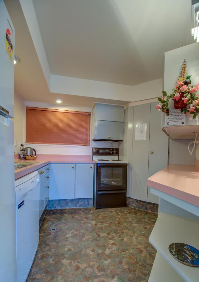 Lakefront Apartments,18 Lake Esplanade Road Квінстаун Екстер'єр фото