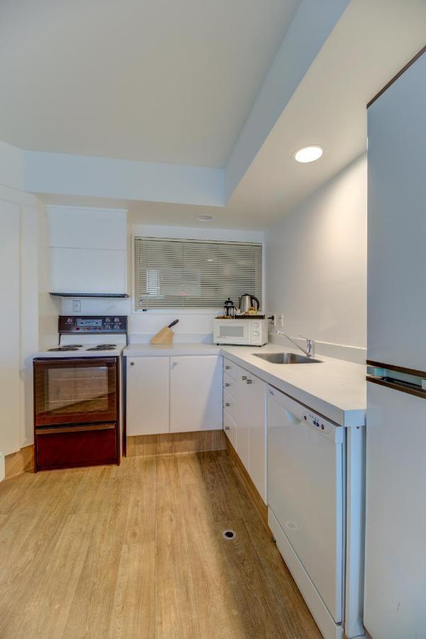 Lakefront Apartments,18 Lake Esplanade Road Квінстаун Екстер'єр фото