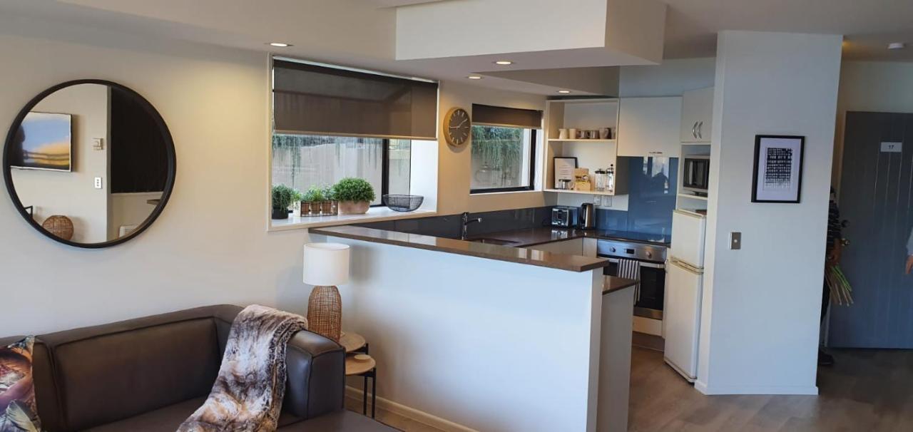 Lakefront Apartments,18 Lake Esplanade Road Квінстаун Екстер'єр фото