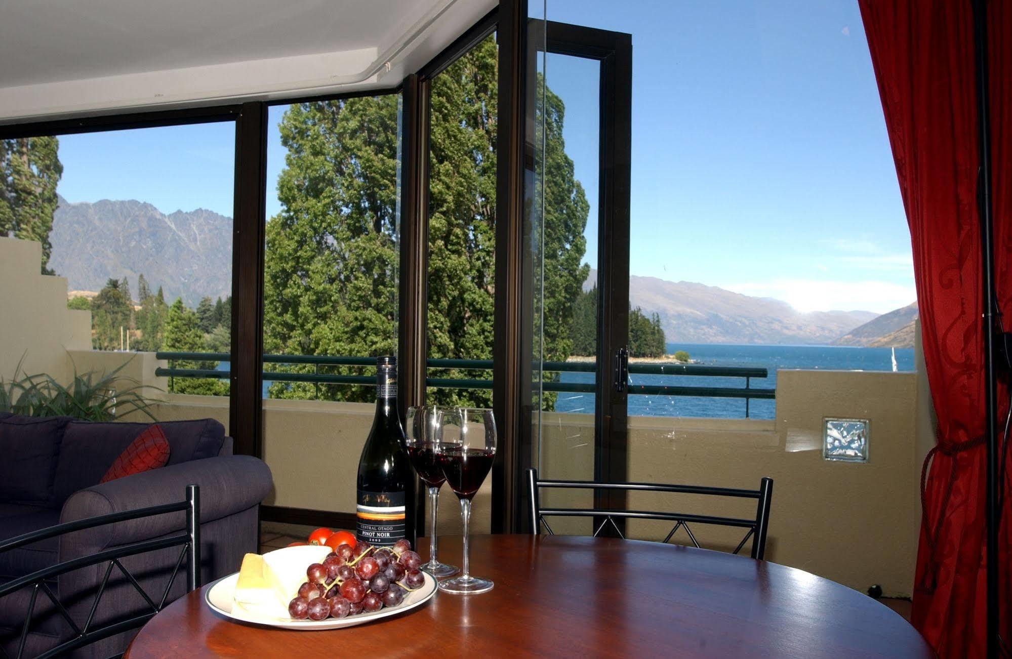 Lakefront Apartments,18 Lake Esplanade Road Квінстаун Екстер'єр фото